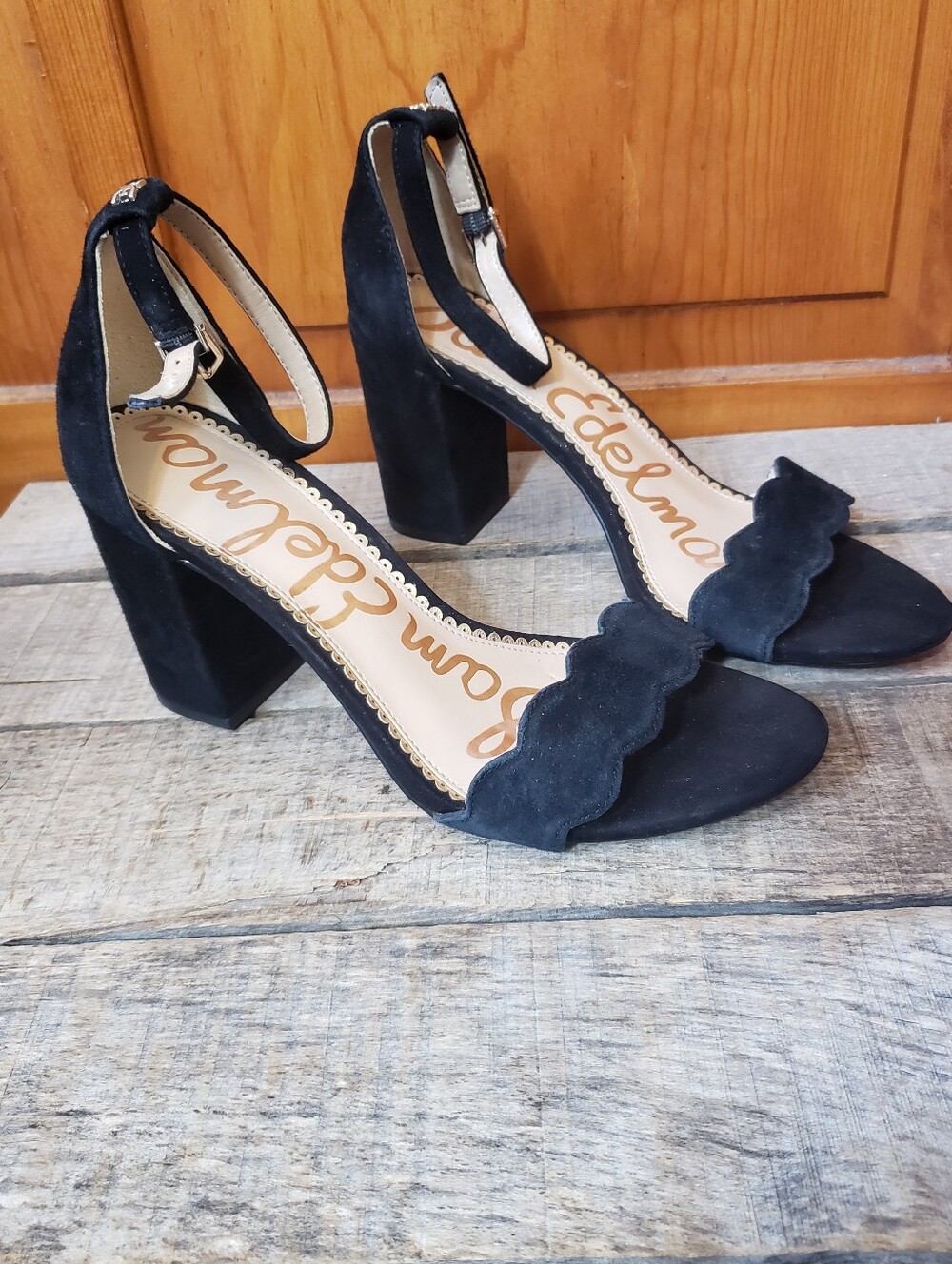 SAM EDELMAN Scalloped ODILA Block Heel Sandals Black Suede 7